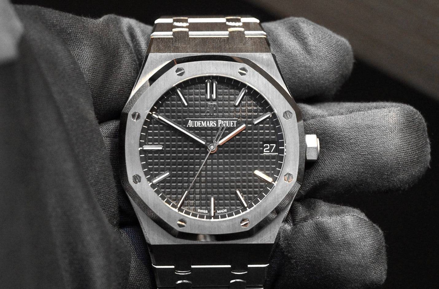 Should You Wear Luxury Watches every day?-DUBAILUXURYWATCH