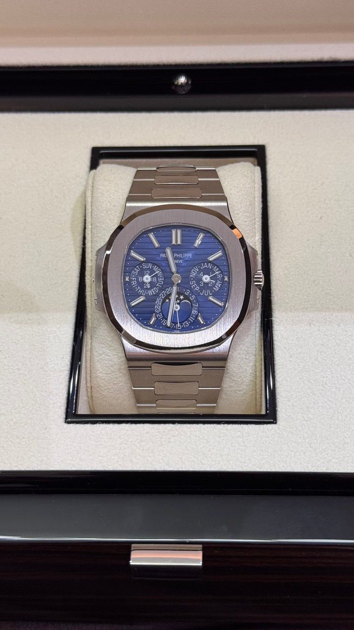 Patek Philippe Nautilus 5740/1G-001 – White Gold,