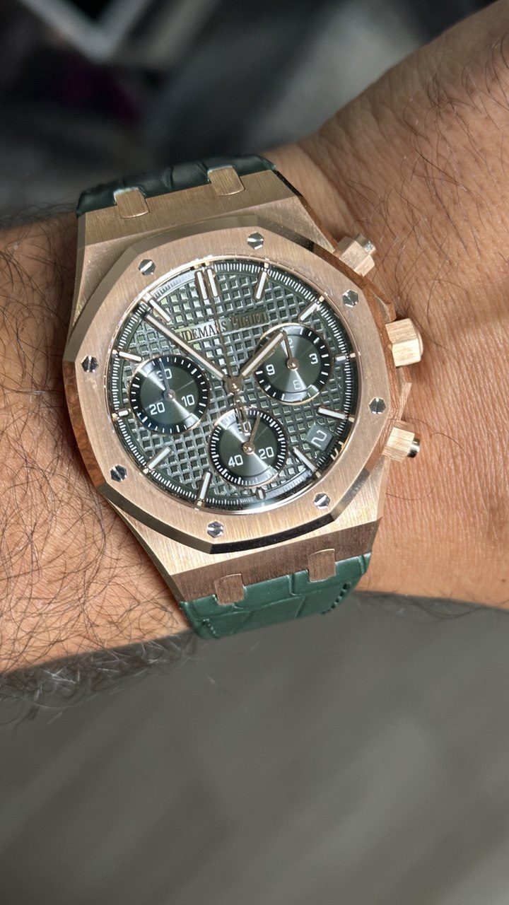 Audemars Piguet Royal Oak Selfwinding Chronograph “50th Anniversary” - DUBAILUXURYWATCH