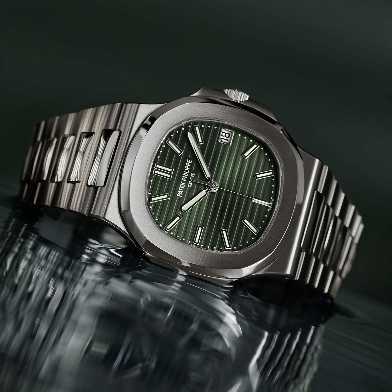 Insight: The Patek Philippe Nautilus-DUBAILUXURYWATCH