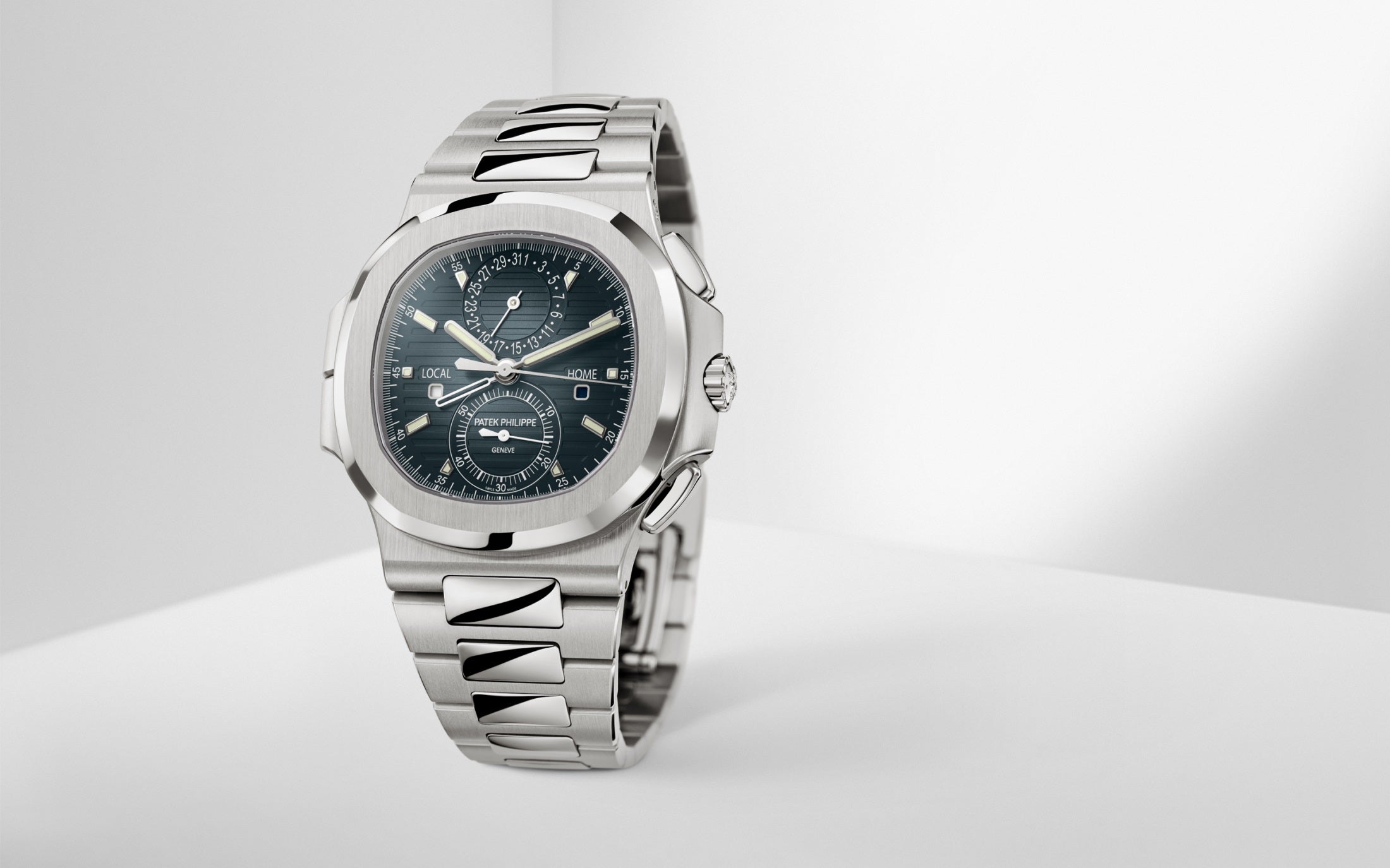 Patek Philippe Nautilus 5990/1A-011 – Stainless Steel, Blue Sunburst Dial Chronograph-DUBAILUXURYWATCH