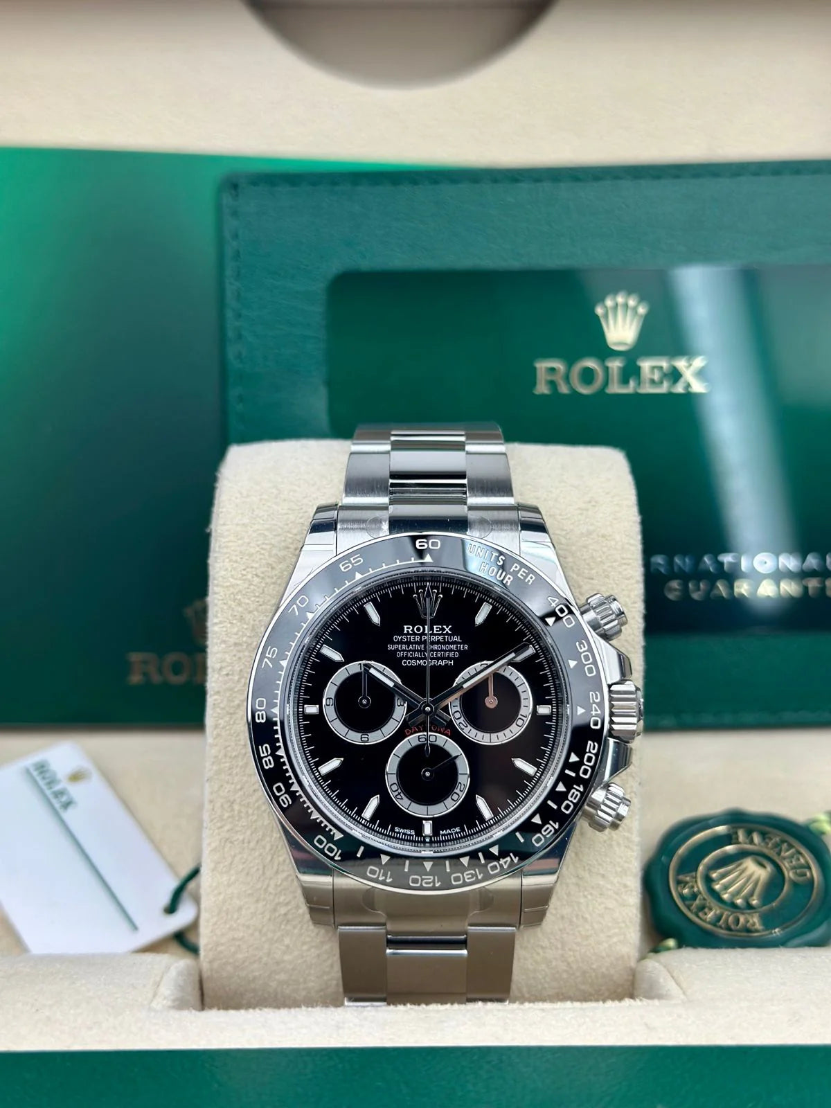 Rolex Cosmograph Daytona Oyster, 40 mm, Oystersteel Ref: m126500ln-0002-DUBAILUXURYWATCH