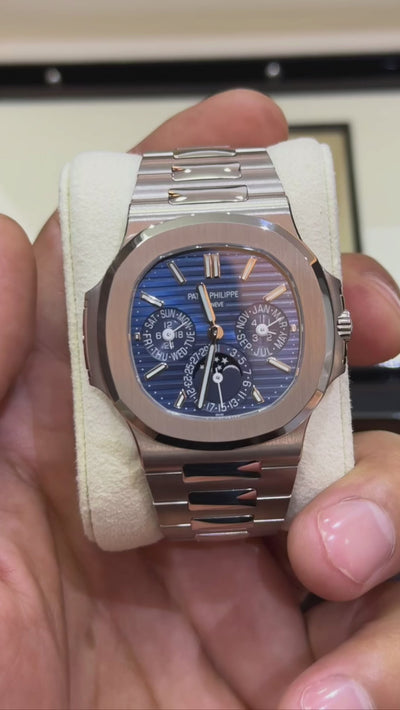 Patek Philippe Nautilus 5740/1G-001 – White Gold,